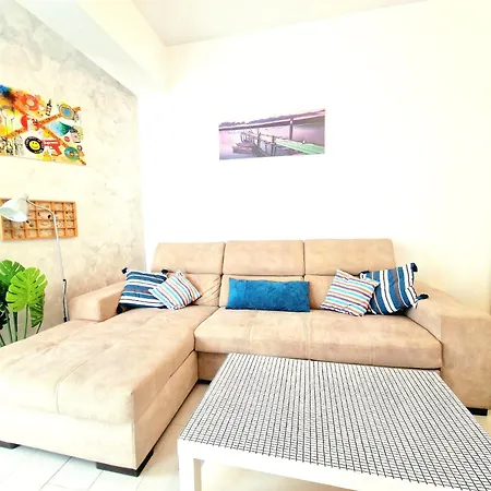 Azzurro Sea View Appartement *