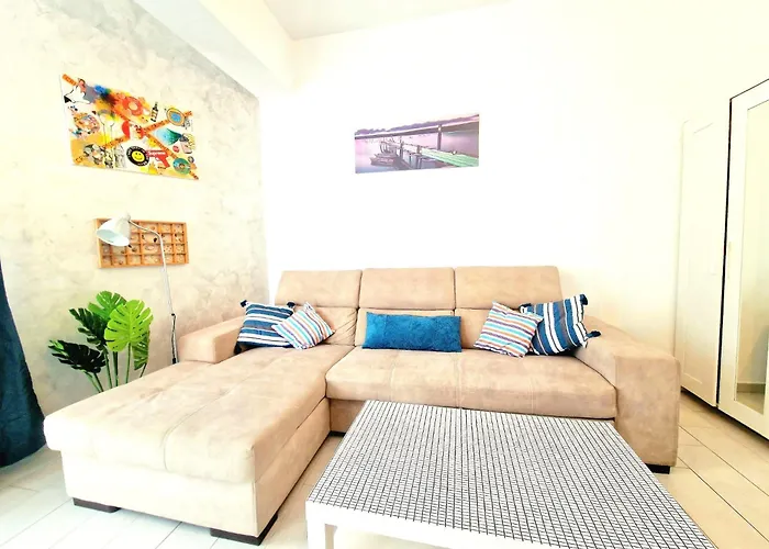 Azzurro Sea View Apartment *